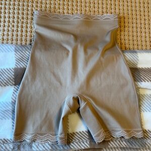 Seamless High-Waist Shapewear Shorts - Tan